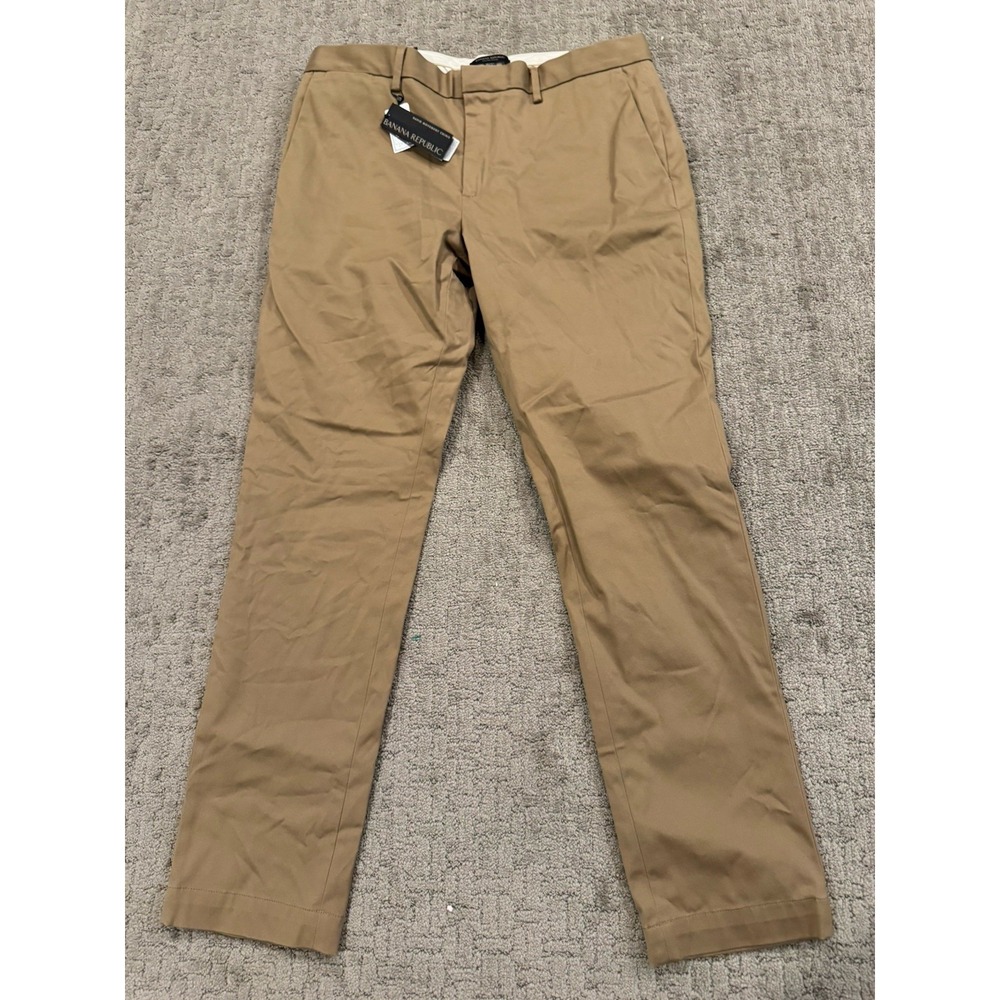 Banana Repubic 35/32 Rapid Movement Chino NWT. Brown (T)